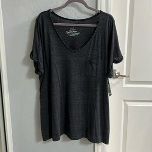 NWT! Torrid 3 Grey Classic Fit Relaxed V Neck Tee